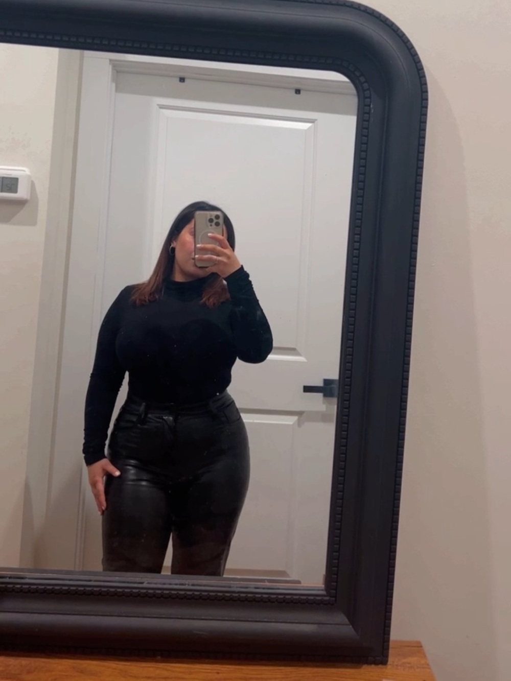 Abercrombie 90s Straight Vegan Leather Pants Black 28/6